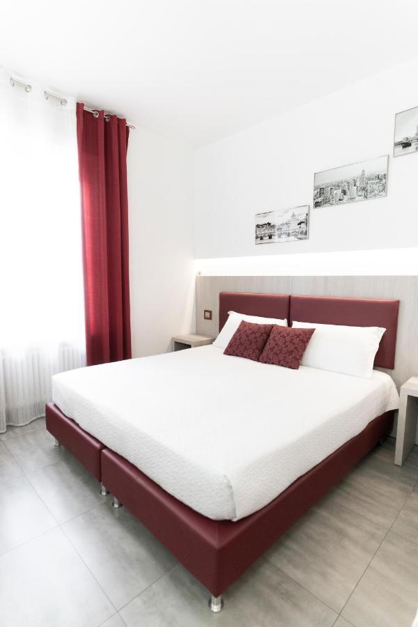 Eden Rooms ลาสเปเซีย ภายนอก รูปภาพ