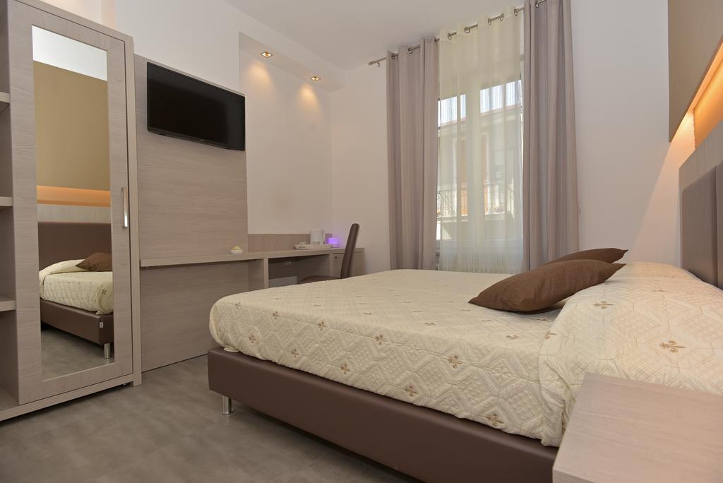 Eden Rooms ลาสเปเซีย ภายนอก รูปภาพ